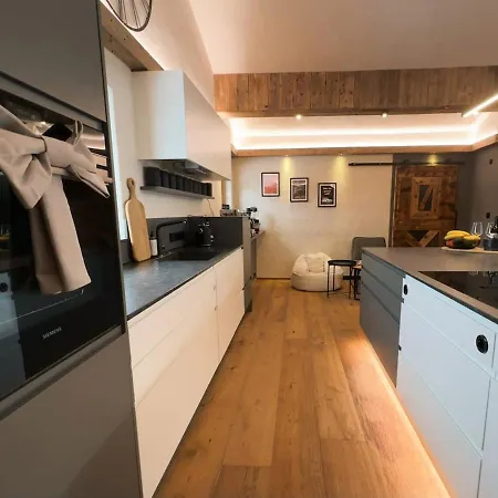 Panorama 아파트 *